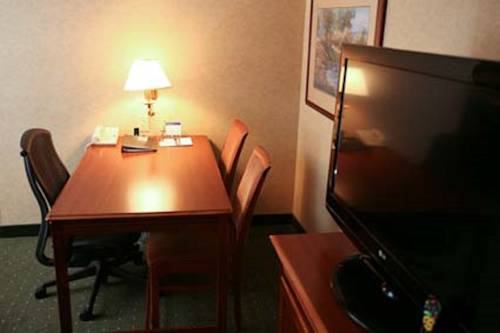 Imagen de la habitación del Hotel Embassy Suites Lincoln. Foto 4