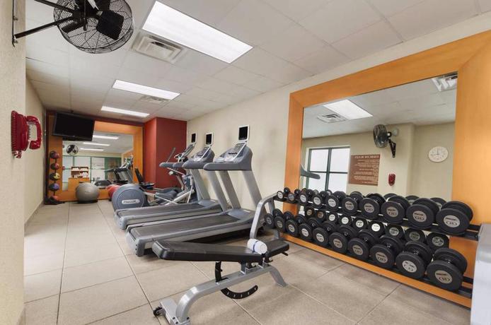 Imagen de los interiores del Hotel Embassy Suites Little Rock. Foto 9