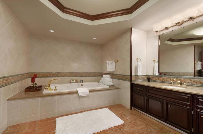 Imagen de la habitación del Hotel Embassy Suites Little Rock. Foto 6