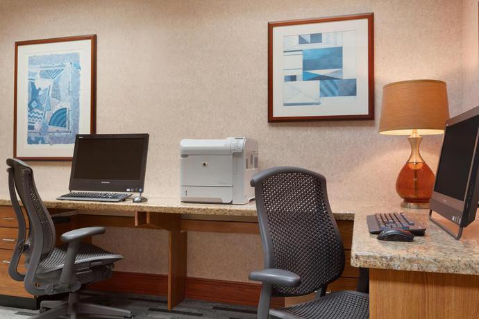 Imagen de los interiores del Hotel Embassy Suites Little Rock. Foto 12