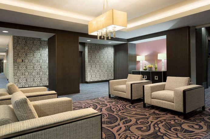 Imagen de los interiores del Hotel Embassy Suites Louisville Downtown. Foto 15