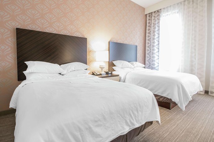 Imagen de la habitación del Hotel Embassy Suites Louisville Downtown. Foto 5