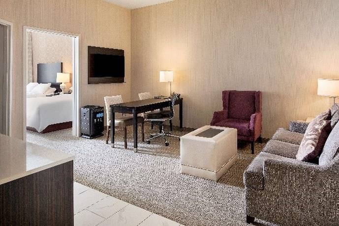 Imagen de la habitación del Hotel Embassy Suites Louisville Downtown. Foto 9