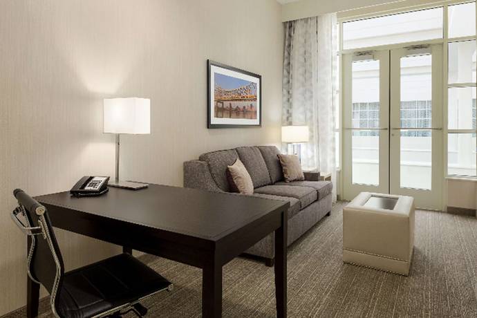 Imagen de la habitación del Hotel Embassy Suites Louisville Downtown. Foto 10