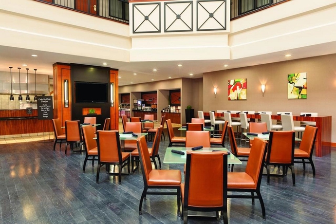 Imagen general del Hotel Embassy Suites Louisville East. Foto 6