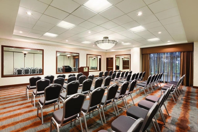 Imagen general del Hotel Embassy Suites Louisville East. Foto 9