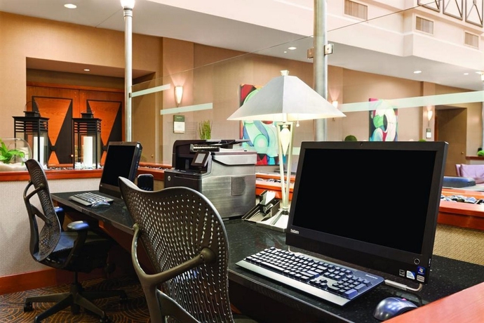 Imagen general del Hotel Embassy Suites Louisville East. Foto 13