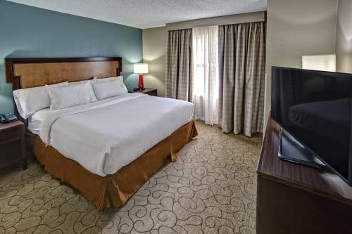 Imagen de la habitación del Hotel Embassy Suites Memphis. Foto 1