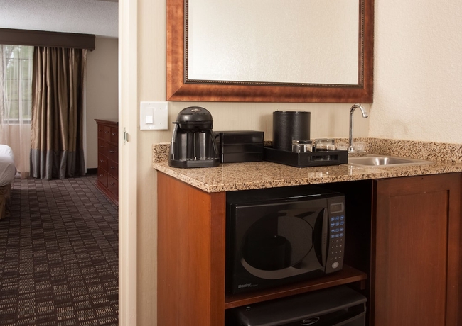 Imagen de la habitación del Hotel Embassy Suites Nashville - Airport. Foto 2