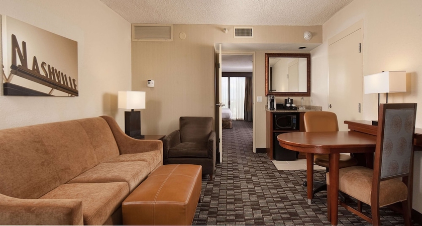 Imagen de la habitación del Hotel Embassy Suites Nashville - Airport. Foto 3