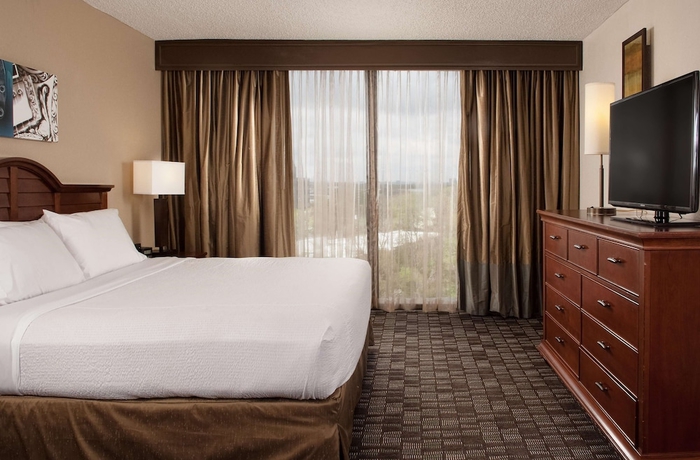 Imagen de la habitación del Hotel Embassy Suites Nashville - Airport. Foto 5