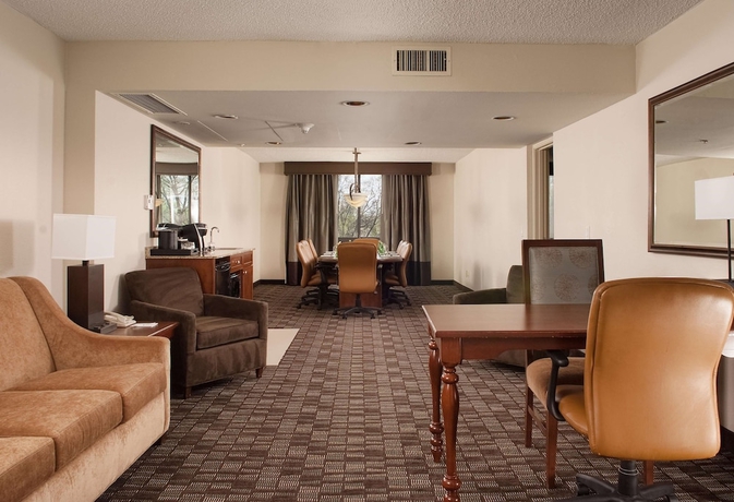 Imagen de la habitación del Hotel Embassy Suites Nashville - Airport. Foto 10
