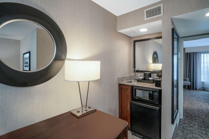 Imagen de la habitación del Hotel Embassy Suites Nashville - At Vanderbilt. Foto 2