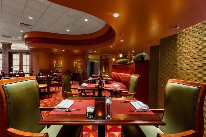Imagen del bar/restaurante del Hotel Embassy Suites Northwest Arkansas - , Spa and Convention. Foto 2