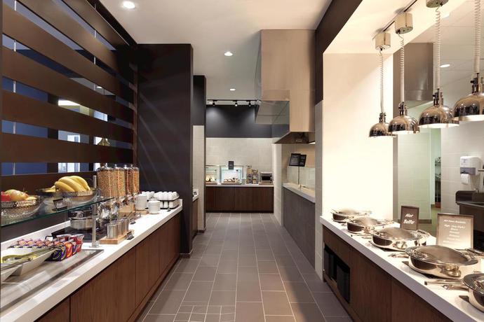 Imagen del bar/restaurante del Hotel Embassy Suites Oklahoma City Downtown/medical Center. Foto 2