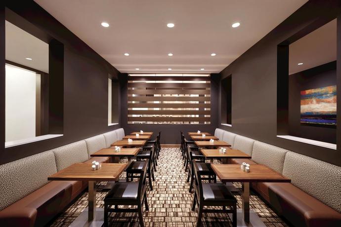 Imagen del bar/restaurante del Hotel Embassy Suites Oklahoma City Downtown/medical Center. Foto 3