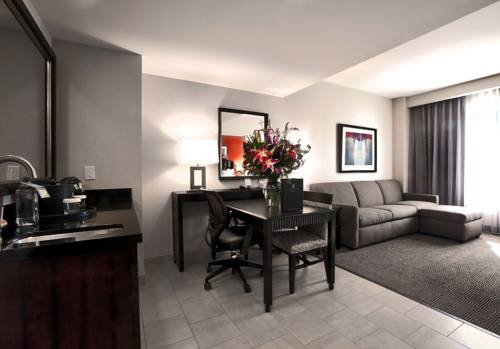 Imagen de la habitación del Hotel Embassy Suites Palmdale. Foto 5