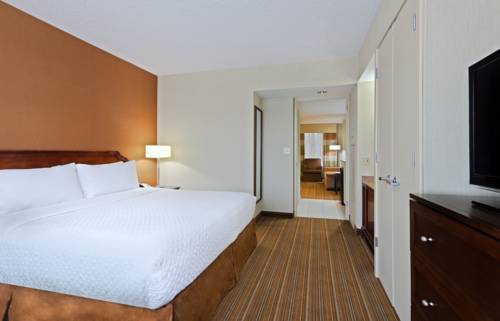 Imagen de la habitación del Hotel Embassy Suites Parsippany. Foto 1