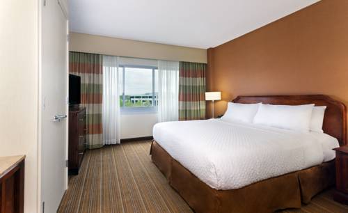 Imagen de la habitación del Hotel Embassy Suites Parsippany. Foto 2