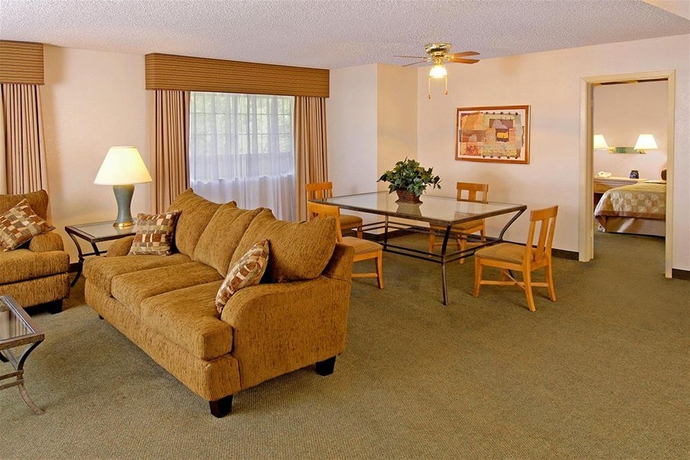 Imagen general del Hotel Embassy Suites Phoenix North. Foto 8
