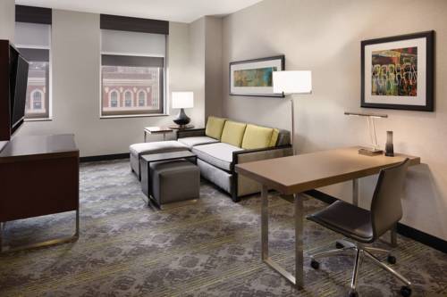 Imagen de la habitación del Hotel Embassy Suites Pittsburgh-downtown. Foto 2