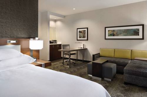 Imagen de la habitación del Hotel Embassy Suites Pittsburgh-downtown. Foto 3