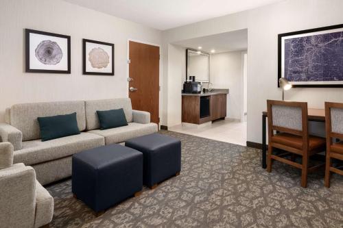 Imagen de la habitación del Hotel Embassy Suites Portland - Airport. Foto 4