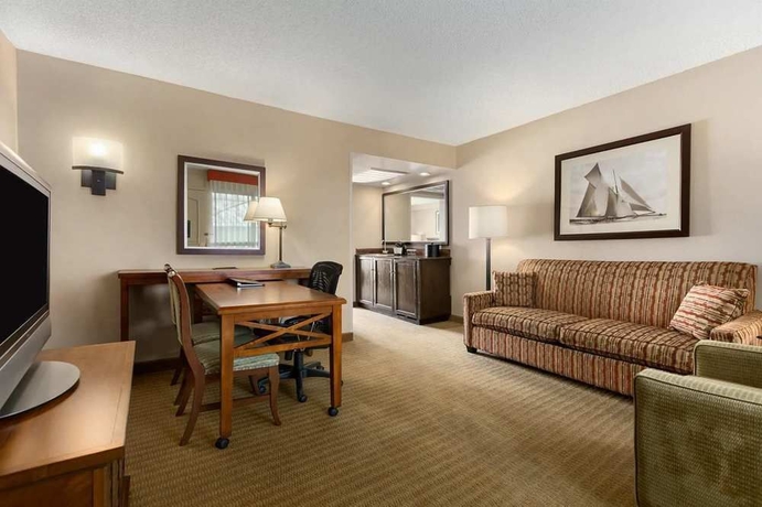 Imagen de los interiores del Hotel Embassy Suites San Francisco Airport - South San Francisco. Foto 7