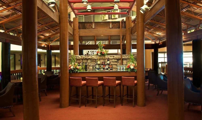 Imagen del bar/restaurante del Hotel Embassy Suites Syracuse. Foto 5