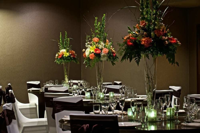 Imagen de los interiores del Hotel Embassy Suites Syracuse. Foto 15
