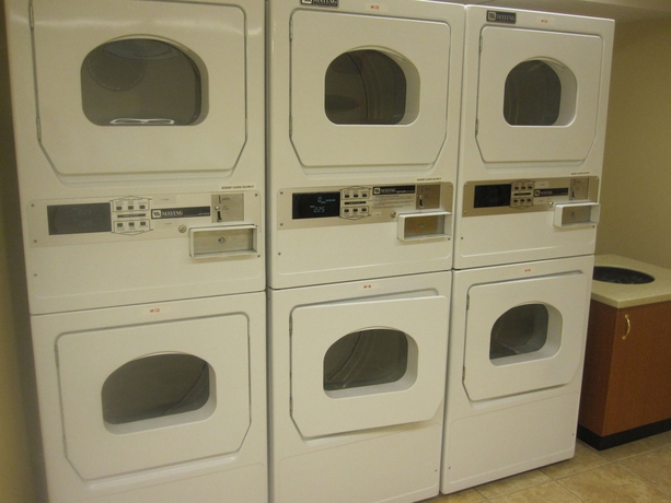 Imagen de los interiores del Hotel Embassy Suites - Waikiki Beach Walk. Foto 14