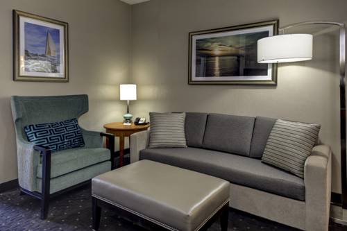 Imagen de la habitación del Hotel Embassy Suites Williamsburg. Foto 2