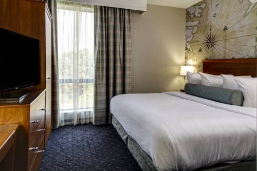Imagen de la habitación del Hotel Embassy Suites Williamsburg. Foto 3