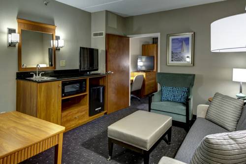 Imagen de la habitación del Hotel Embassy Suites Williamsburg. Foto 4