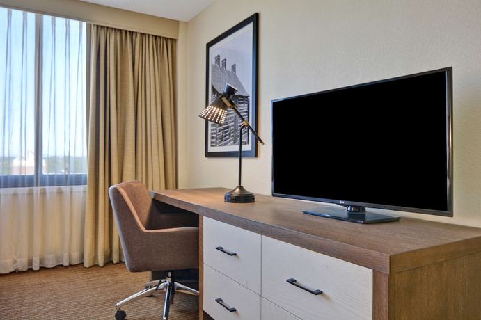Imagen de la habitación del Hotel Embassy Suites Winston-salem. Foto 5
