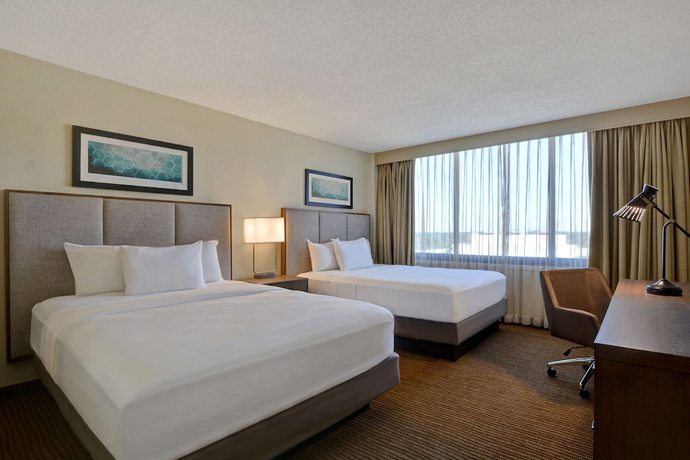 Imagen de la habitación del Hotel Embassy Suites Winston-salem. Foto 6