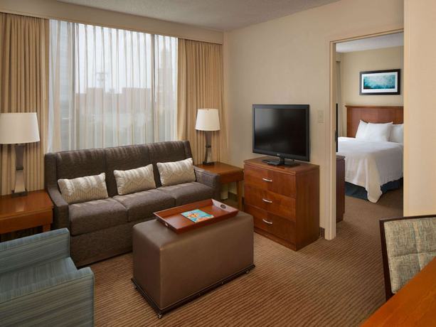 Imagen de la habitación del Hotel Embassy Suites Winston-salem. Foto 12