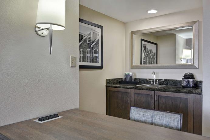 Imagen de la habitación del Hotel Embassy Suites Winston-salem. Foto 13