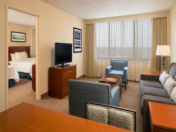 Imagen de la habitación del Hotel Embassy Suites Winston-salem. Foto 15