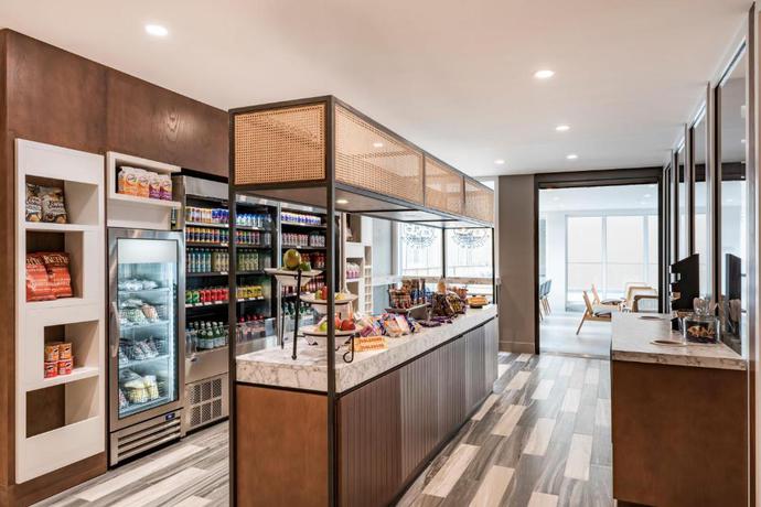 Imagen general del Hotel Embassy Suites by Hilton Aruba Resort. Foto 7