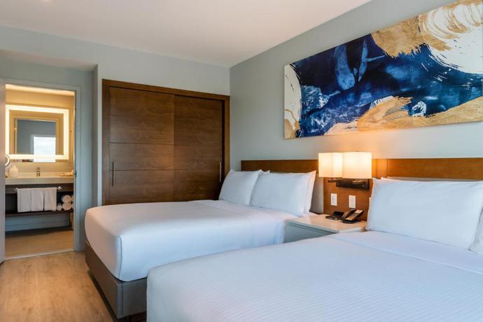 Imagen general del Hotel Embassy Suites by Hilton Aruba Resort. Foto 13