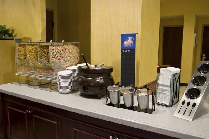 Imagen del bar/restaurante del Hotel Embassy Suites by Hilton Austin Downtown South Congress. Foto 2