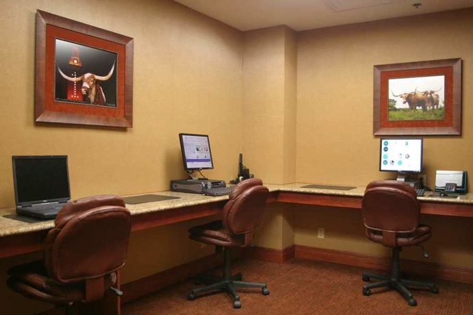 Imagen de los interiores del Hotel Embassy Suites by Hilton Austin Downtown South Congress. Foto 14