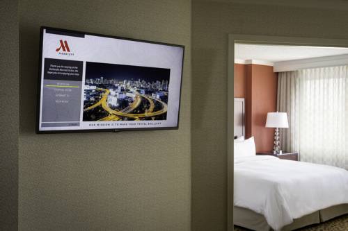 Imagen de la habitación del Hotel Embassy Suites by Hilton Bethesda. Foto 8