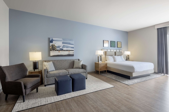 Imagen de la habitación del Hotel Embassy Suites by Hilton Bowling Green. Foto 2