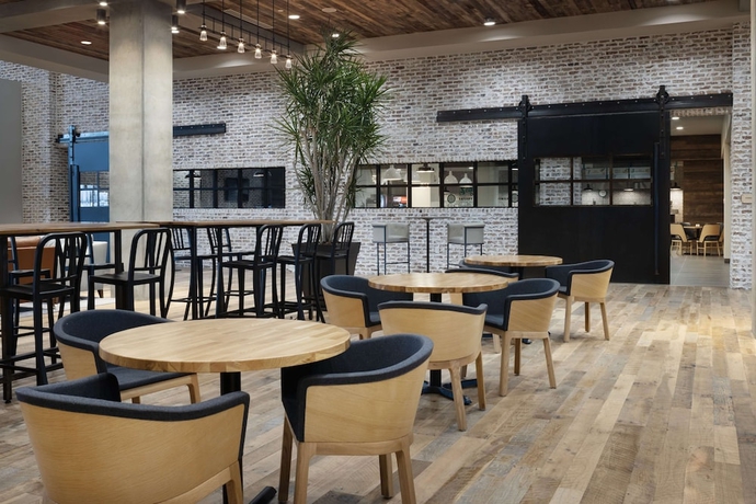 Imagen de los interiores del Hotel Embassy Suites by Hilton Bowling Green. Foto 16