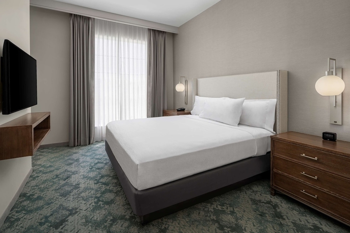 Imagen de la habitación del Hotel Embassy Suites by Hilton Charleston Harbor Mt. Pleasant. Foto 3
