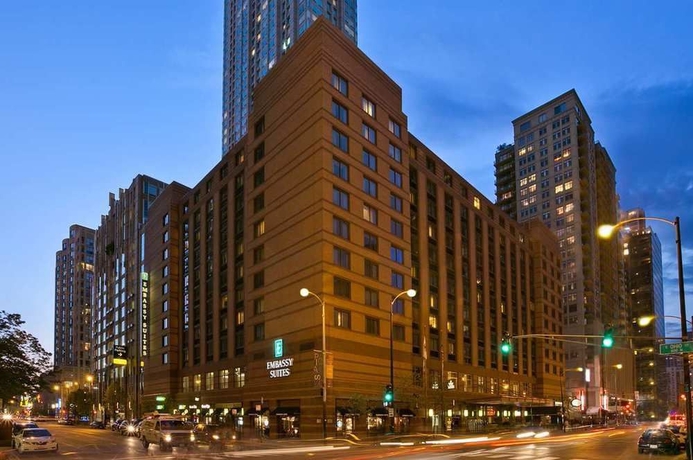 Imagen de los exteriores del Hotel Embassy Suites by Hilton Chicago Downtown River North. Foto 14