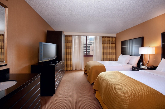 Imagen de la habitación del Hotel Embassy Suites by Hilton Chicago Downtown River North. Foto 10