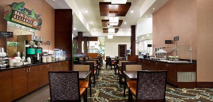 Imagen general del Hotel Embassy Suites by Hilton Fayetteville Fort Liberty. Foto 5